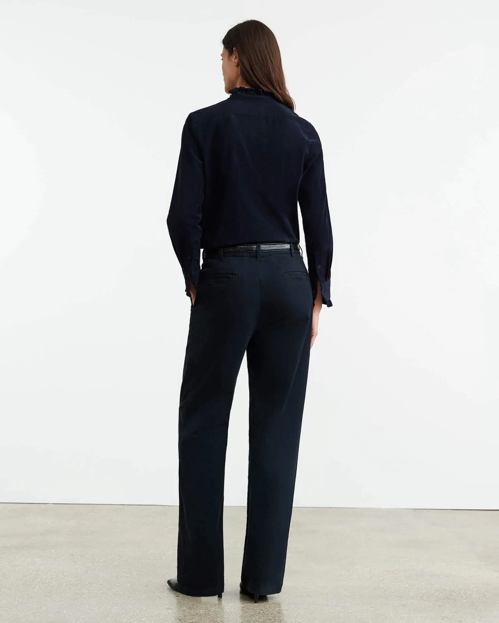 Anna Pant in Midnight