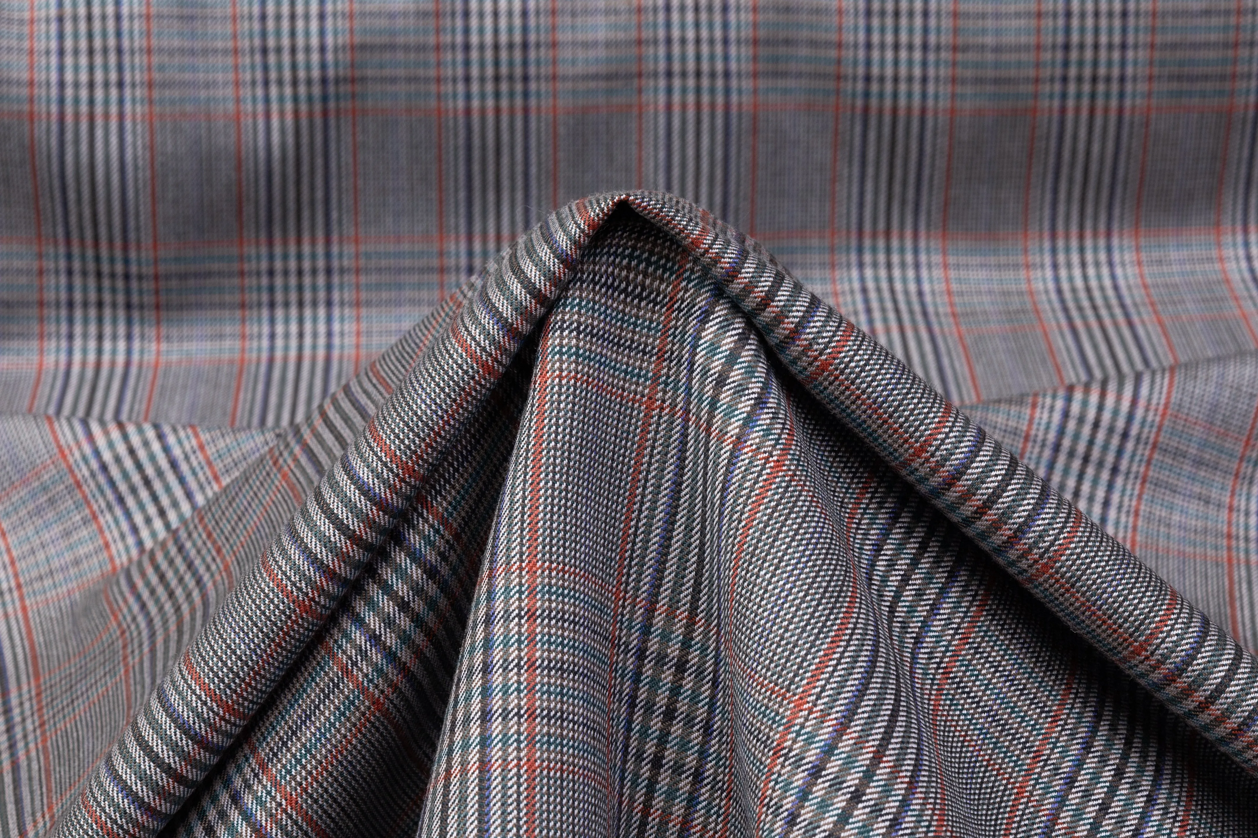 Checked Superfine Worsted Wool Suiting - Gray