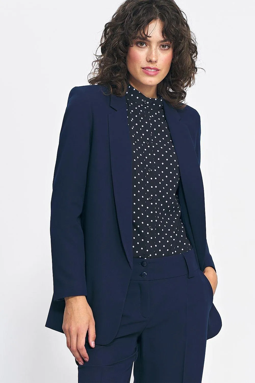 Chic Unbuttoned Blazer for Modern Elegance