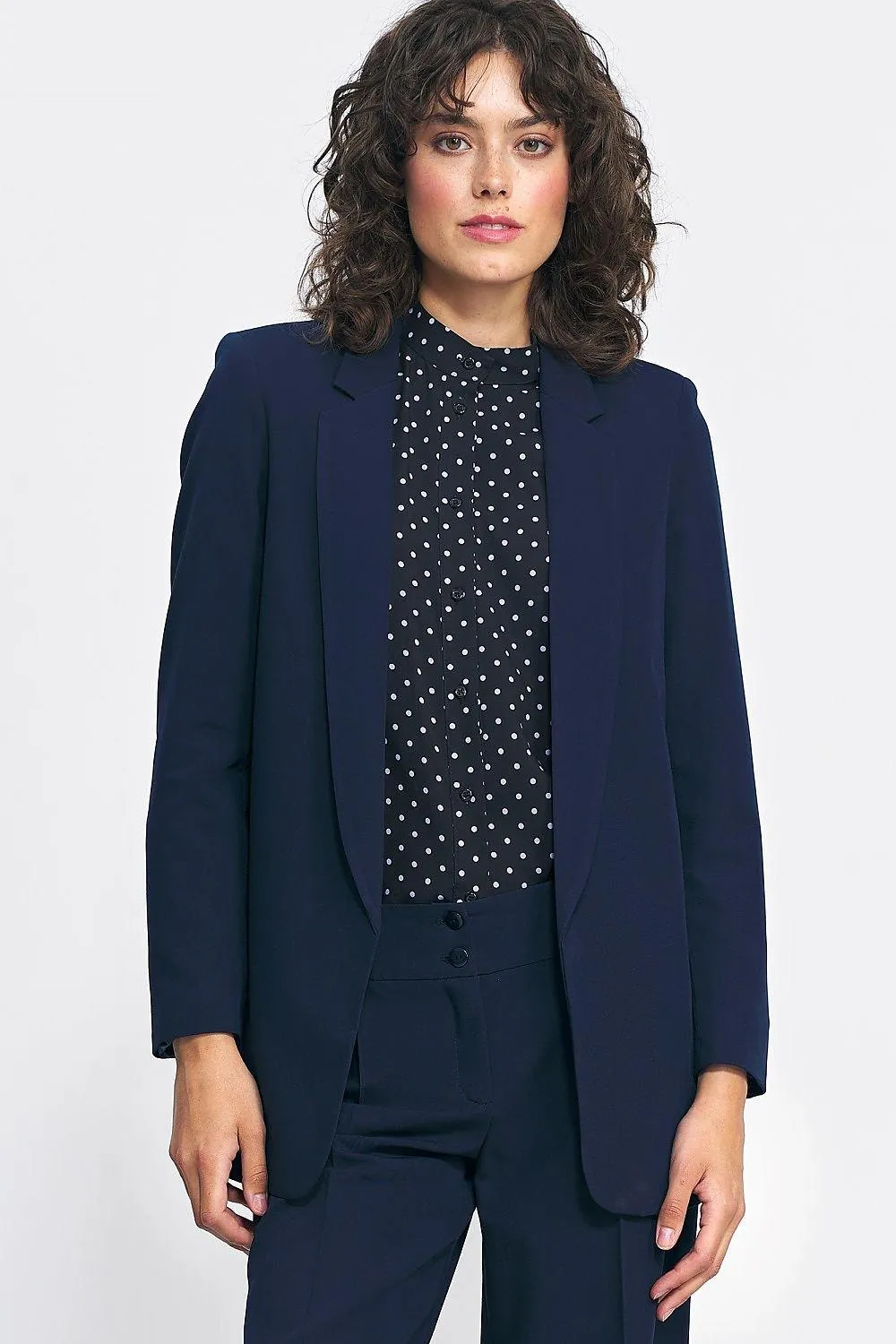 Chic Unbuttoned Blazer for Modern Elegance