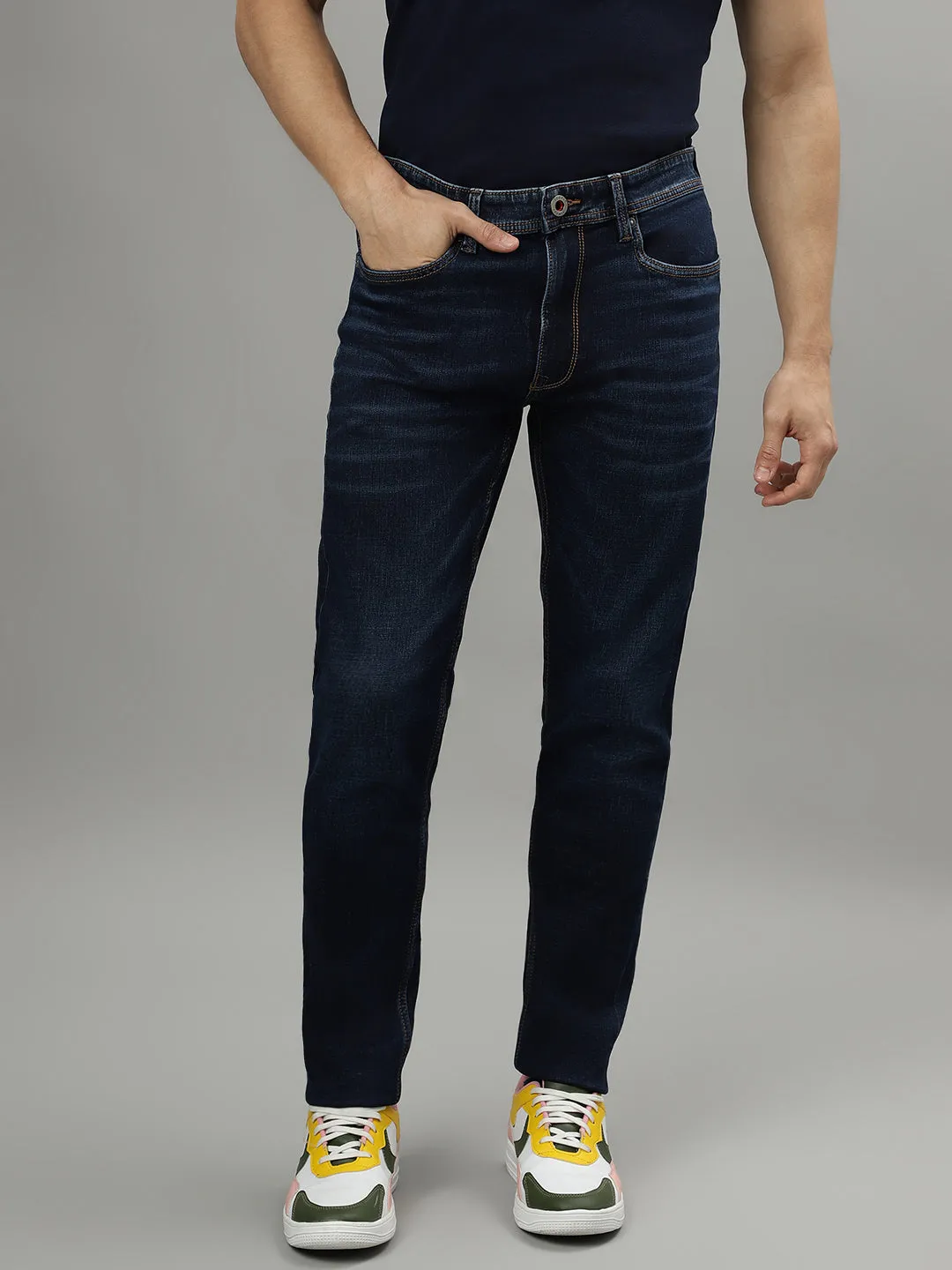 Iconic Men Blue Solid Mid-Rise Tapered Fit Jeans