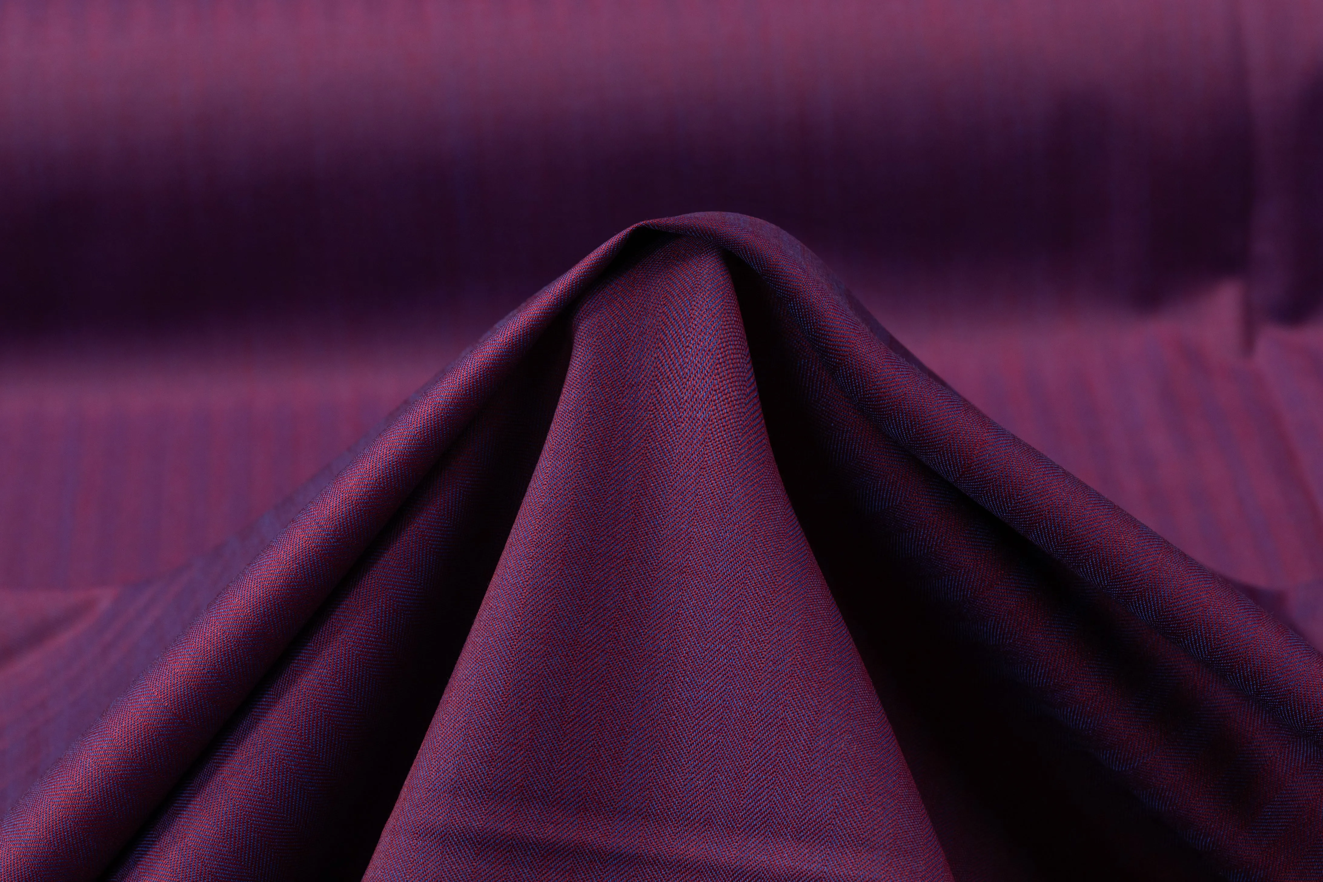 Iridescent Italian Summer Tasmania Super 130s Wool Suiting - Burgundy / Blue